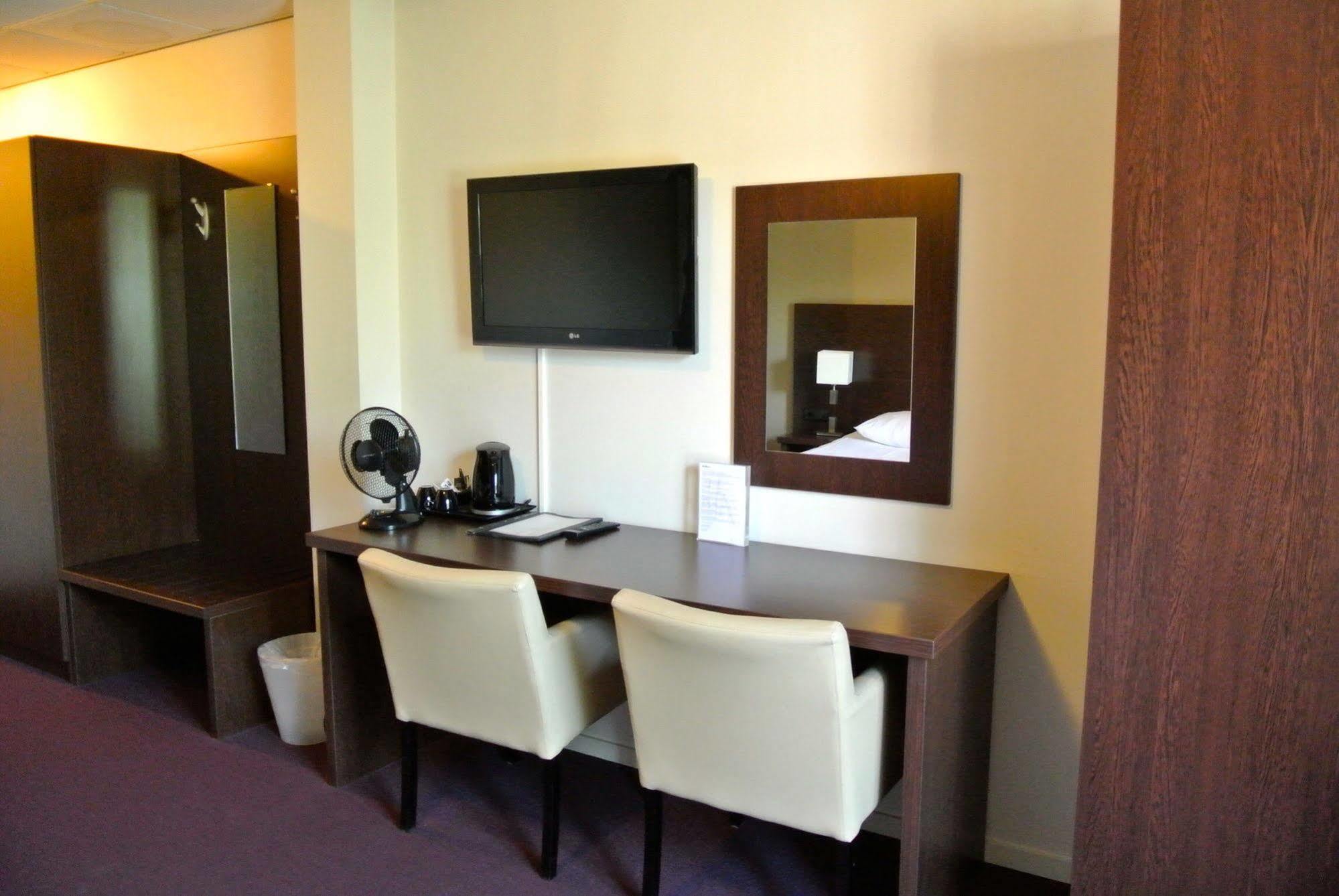 โฮเต็ล เรสเทอรองต์ อาร์เซน Hotel อาร์เซิน ภายนอก รูปภาพ