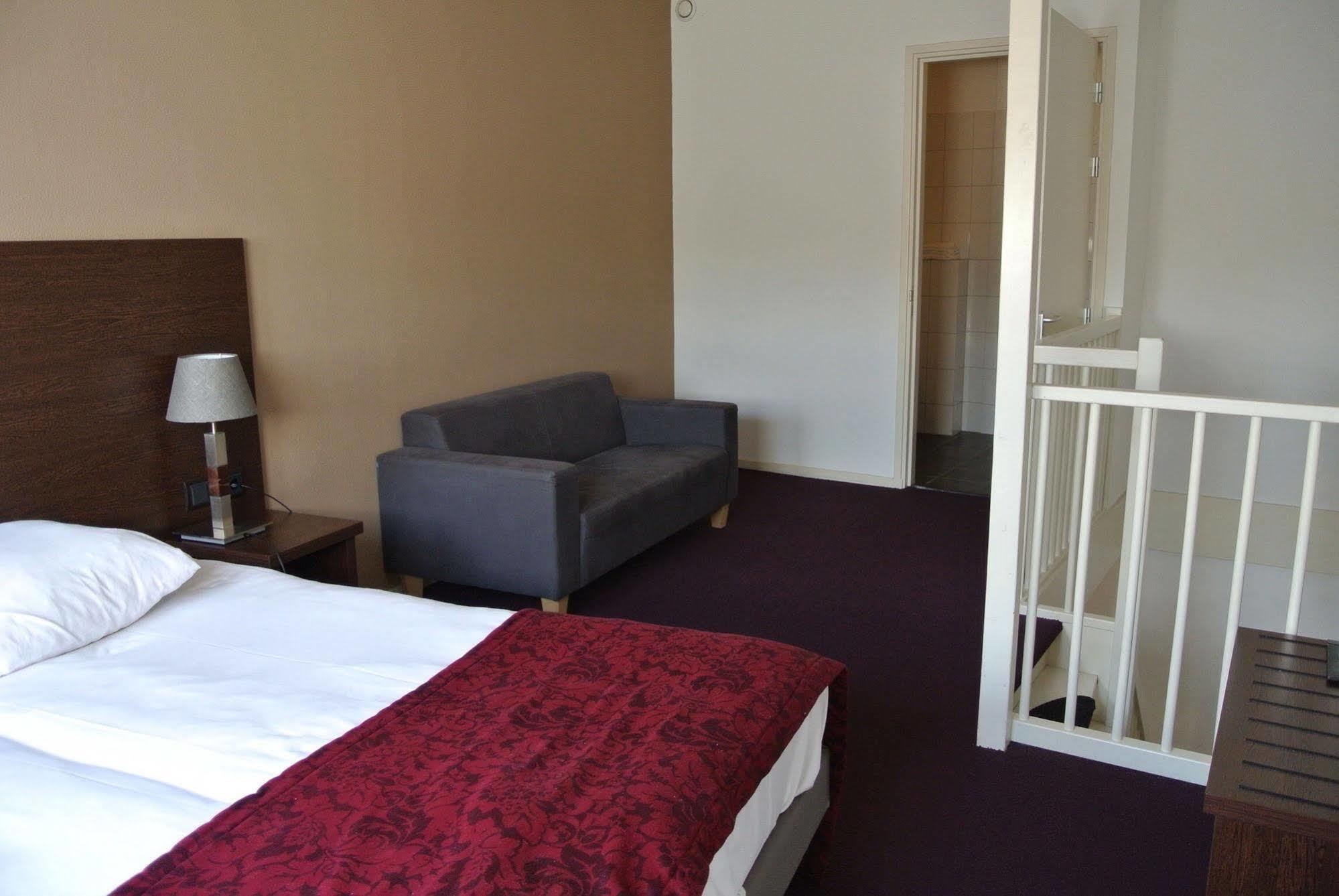 โฮเต็ล เรสเทอรองต์ อาร์เซน Hotel อาร์เซิน ภายนอก รูปภาพ
