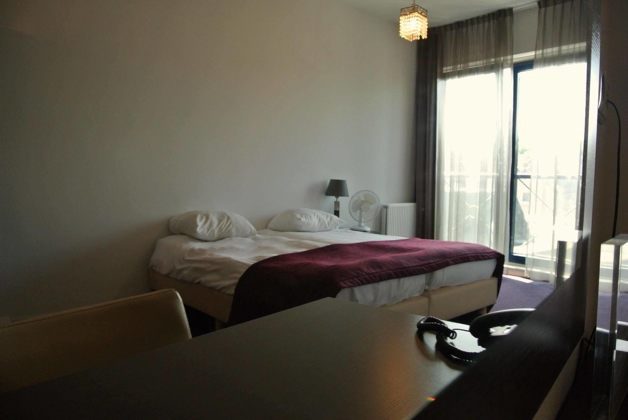 โฮเต็ล เรสเทอรองต์ อาร์เซน Hotel อาร์เซิน ภายนอก รูปภาพ